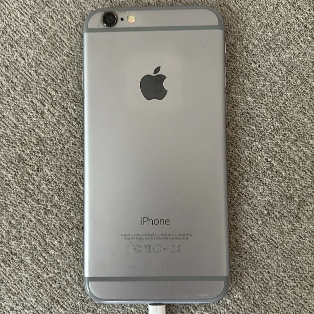 iPhone 6 - Picture 2 of 3